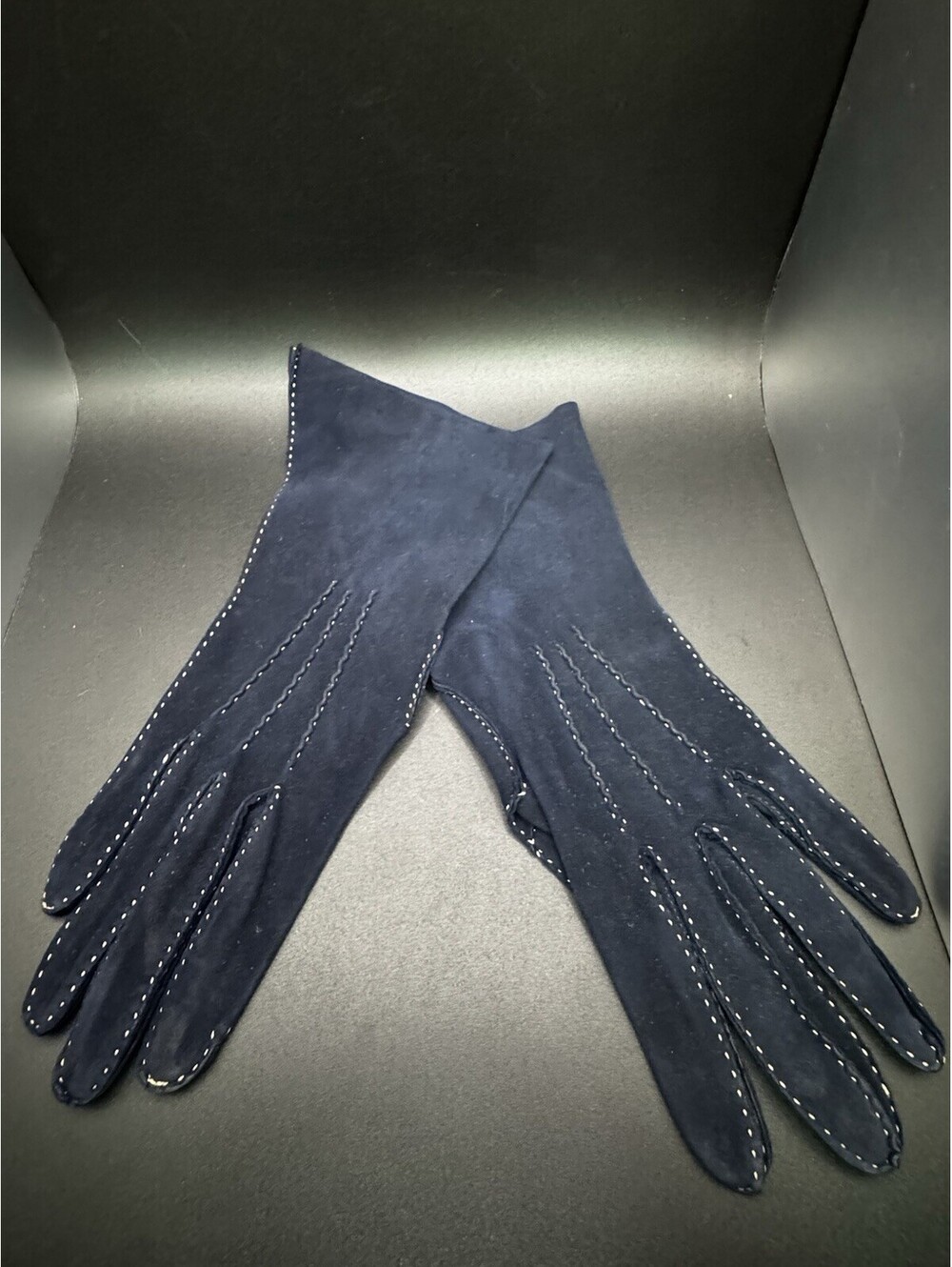 Vintage Blue Suede With Decorative White Stitching Driving Gloves